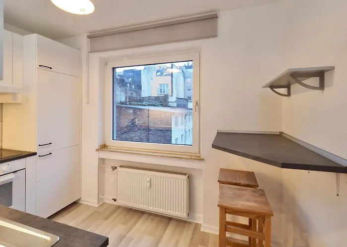 Beautiful In The Middle Of Apartment