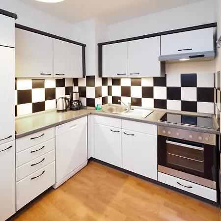 Beautiful In The Middle Of Apartment *